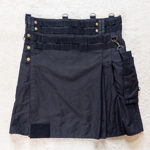 Damn Near Kilt ’Em Black Utility Kilt M/L 100% Cotton Adjustable Punk Goth - Picture 7 of 7
